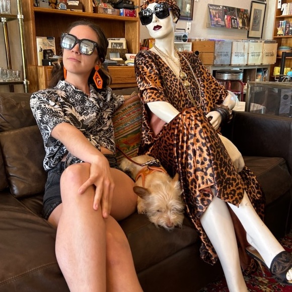 Meet your Posher, Natalie - Picture 2 of 8